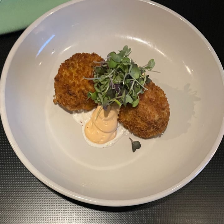 photo of Neon Tiger Crab Cakes shared by @drjennpt on  14 Feb 2022 - review