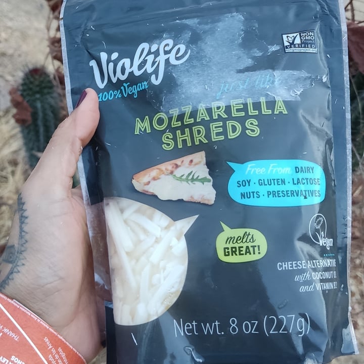 review photo of Violife Mozzarella Shreds shared by @cecirojas on 07 Apr 2022 - review