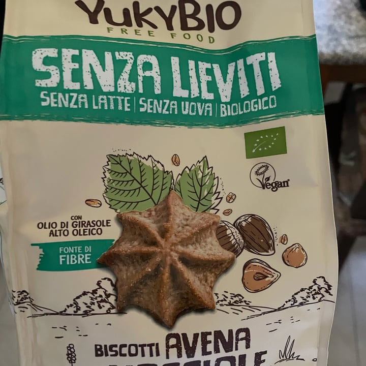 photo of Yukybio Biscotti avena e nocciole shared by @valexxx on  16 Nov 2022 - review