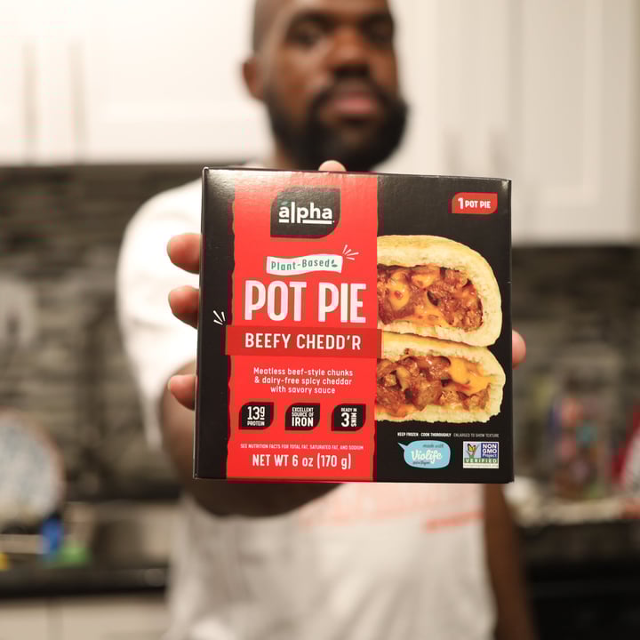 review photo of Alpha Foods Beefy Chedd'r Pot Pie shared by @souleubanks on 14 Sep 2022 - review