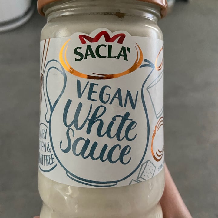 photo of Sacla' Vegan cheese Sauce shared by @becksyboo on  08 Jun 2021 - review