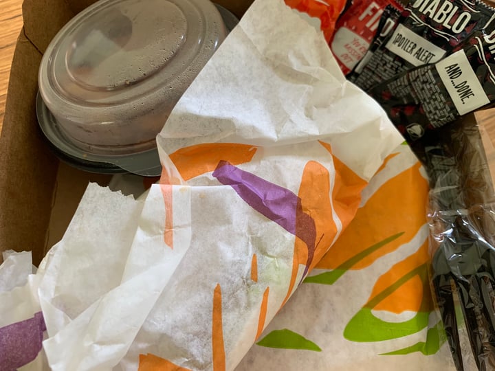 photo of Taco Bell Deluxe Cravings Box shared by @jeremytheape on  16 May 2022 - review