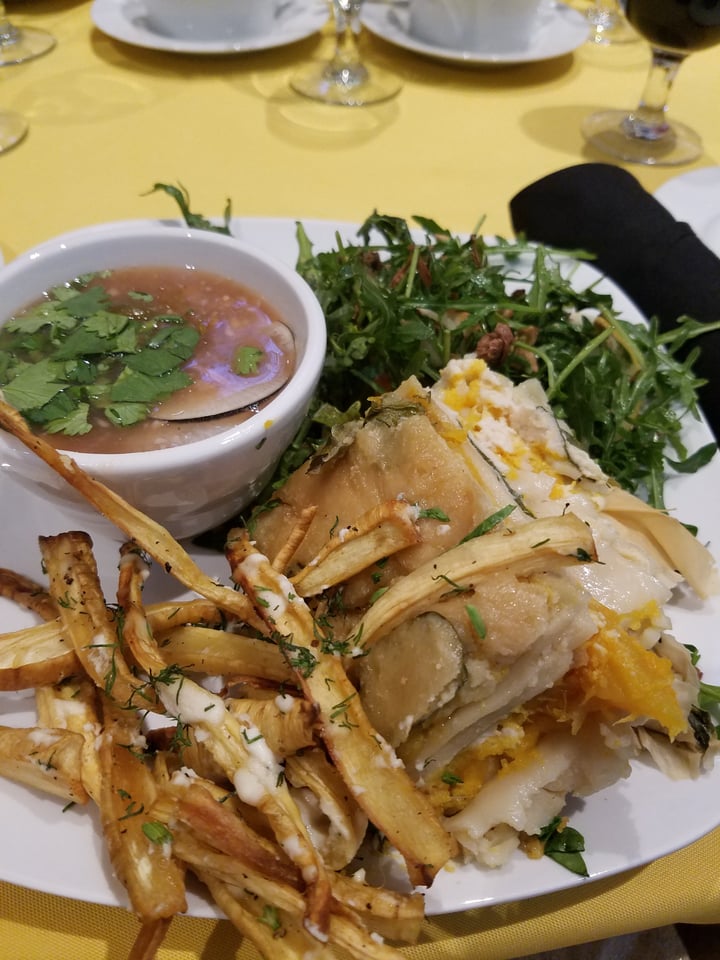 photo of Root to Rise Kitchen Parsnip Potato Wedges and Garlic Sauce shared by @ambularfortheanimals on  01 Apr 2018 - review
