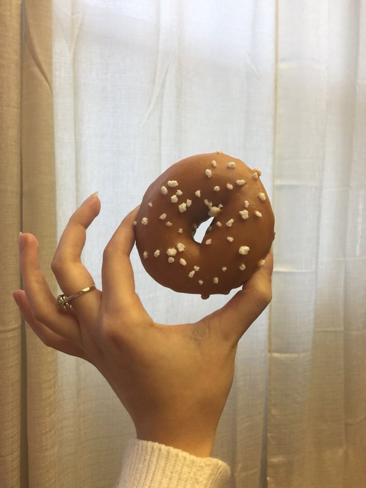 review photo of Piece Of Cake Salted Caramel Donut shared by @yasminbee on 24 Dec 2019 - review