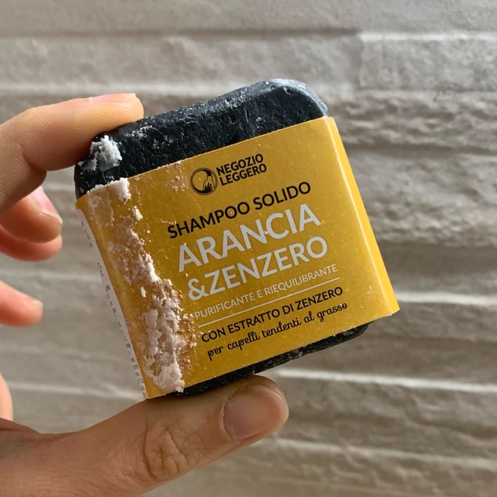 photo of Negozio Leggero Shampoo solido Arancia e Zenzero shared by @fraverdimomenti on  23 May 2022 - review