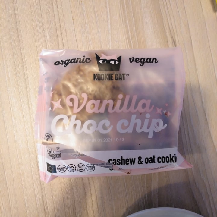 photo of Kookie cat Vanilla Choc Chip Cookie shared by @salvatorembel on  23 Aug 2020 - review