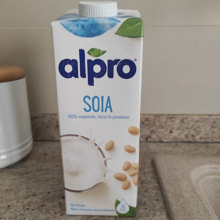 photo of Alpro Latte di soia chilled to perfection shared by @lunapiena on  06 Feb 2022 - review