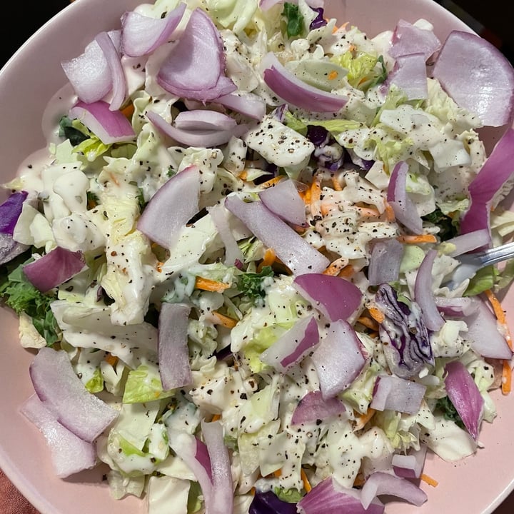 photo of Trader Joe's Vegan Ranch Crunch Salad Kit shared by @vivalaviolet on  24 Nov 2021 - review
