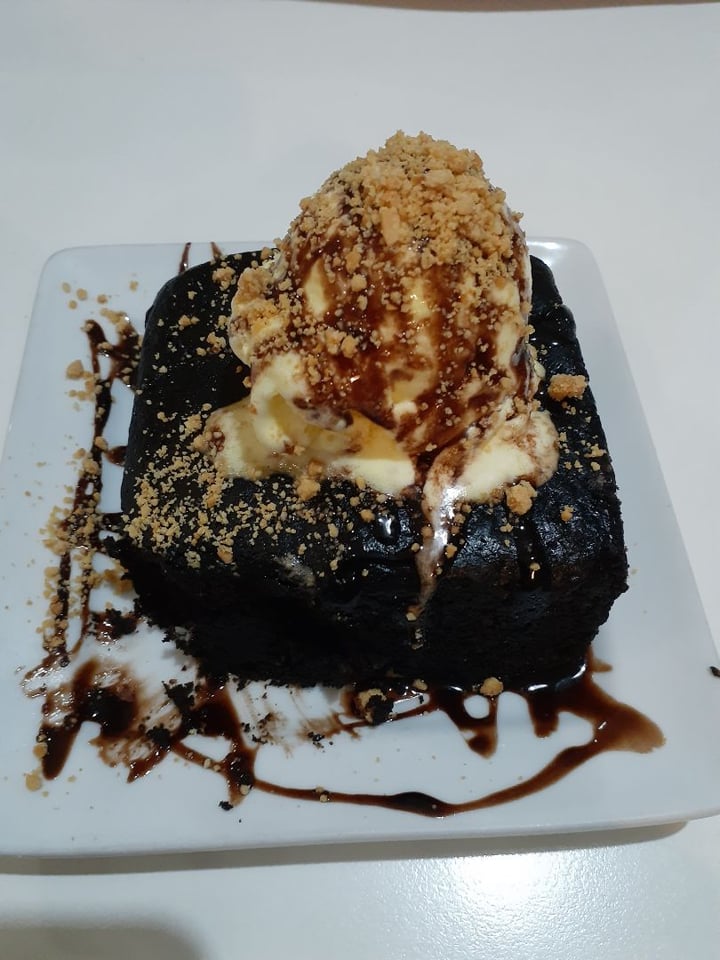 review photo of Loving Hut Microcentro Brownie con helado shared by @antonellamazzocchi on 04 Nov 2019 - review