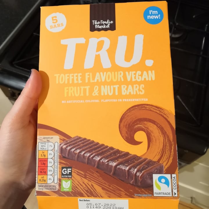 review photo of The Foodie Market toffee flavour fruit and nut bar shared by @pigsarecutex on 11 Feb 2022 - review