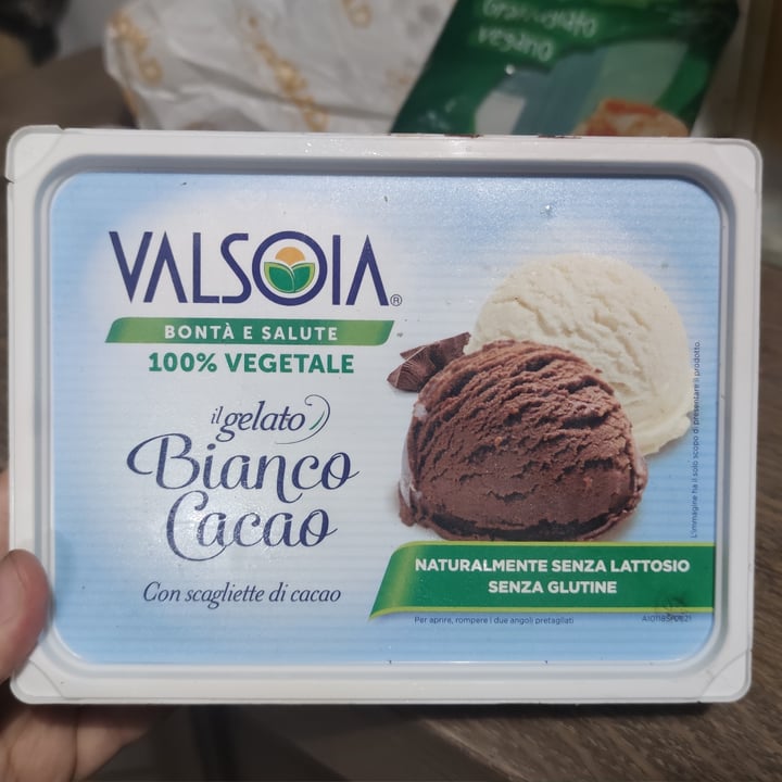 review photo of Valsoia Gelato Bianco Cacao shared by @brcfnc on 12 Jul 2022 - review