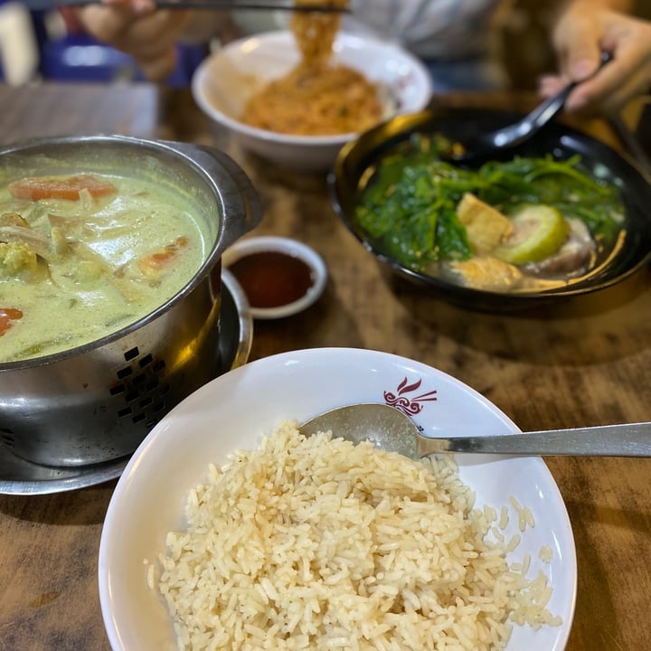 photo of Pine Tree Cafe thai green curry shared by @gaylenerva on  24 Jan 2021 - review