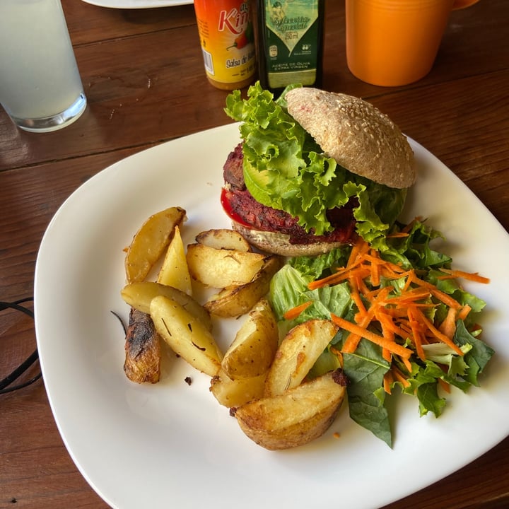 photo of Clandestyno Restaurant Hamburguesa shared by @ximenamir on  01 Jun 2021 - review