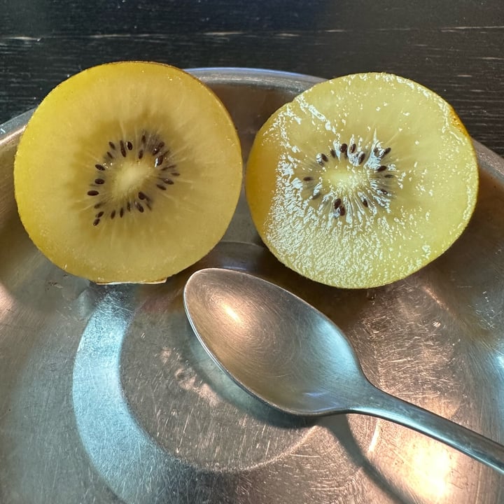 photo of Zespri Sungold Kiwi shared by @piggy-egg on  14 Jan 2023 - review