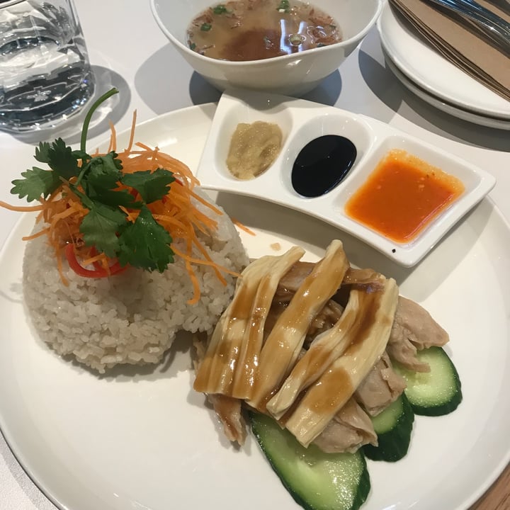 photo of Green Common Singapore Hainanese Trick’en Rice shared by @mehmehrene on  19 Jan 2022 - review