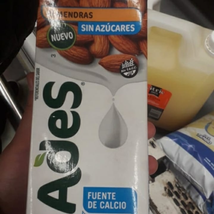 photo of Ades Leche de Almendras sin azucar shared by @budin2711 on  13 Aug 2021 - review