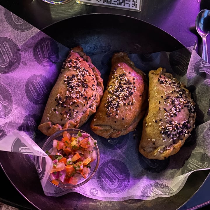 review photo of JU Vegano Empanadas De Soja Texturizada shared by @unaensalada on 28 Nov 2021 - review