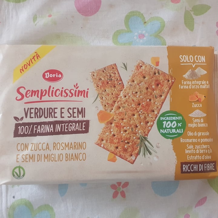 photo of Doria Cracker alle verdure e semi shared by @aileen0 on  16 May 2022 - review