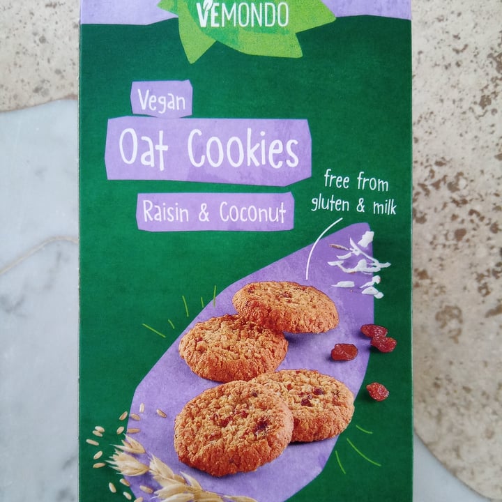 photo of Vemondo Vegan Oat Cookies Raisin & Coconut shared by @edoedo on  08 May 2022 - review