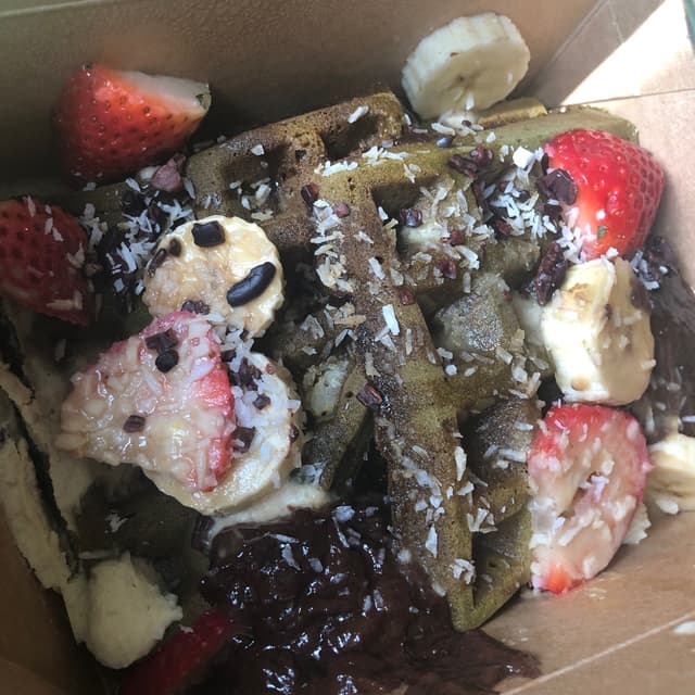 Photo of the dish “Matcha Waffles & Fruits 🧇”