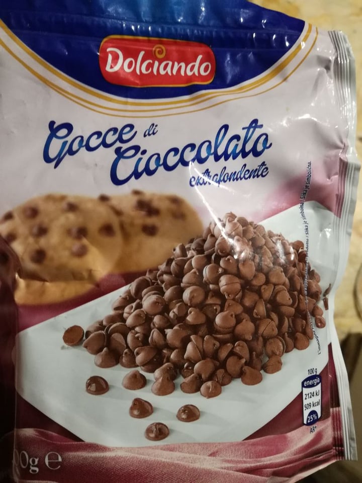 photo of Dolciando Dolciando gocce di cioccolato extra fondente shared by @miriamealbertoveg on  24 Mar 2020 - review