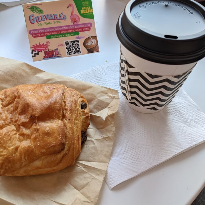 review photo of Guevara’s Chocolate Croissant shared by @karinb on 11 May 2022 - review
