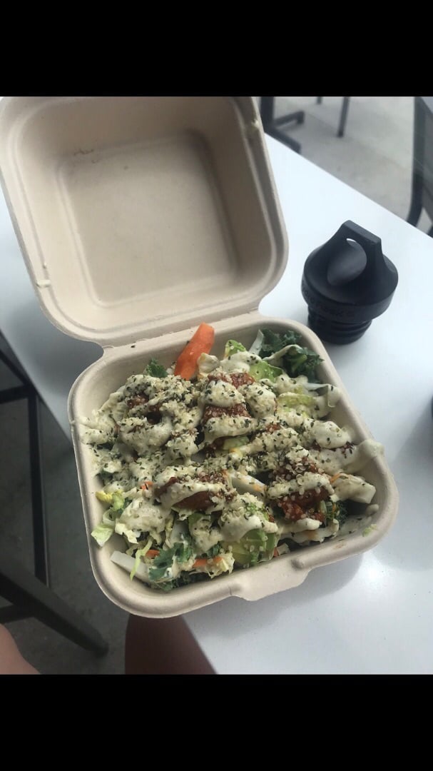 photo of Earthbar Ocean Avenue Detox Bowl shared by @cacudaback on  04 Sep 2018 - review