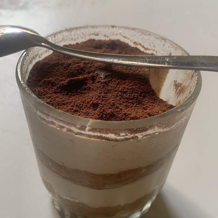 photo of Falafel Shalom tiramisú shared by @stefantispecista on  30 Sep 2022 - review