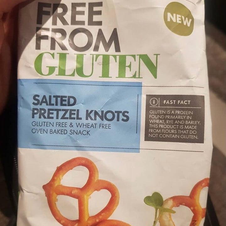 photo of Woolworths Food Salted Pretzel Knots shared by @plantpoweredpayalla on  08 Oct 2020 - review