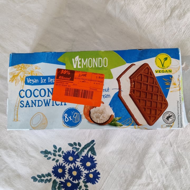 photo of Vemondo  Vemondo Ice Coconut Sandwich shared by @annabatt on  27 Jun 2022 - review