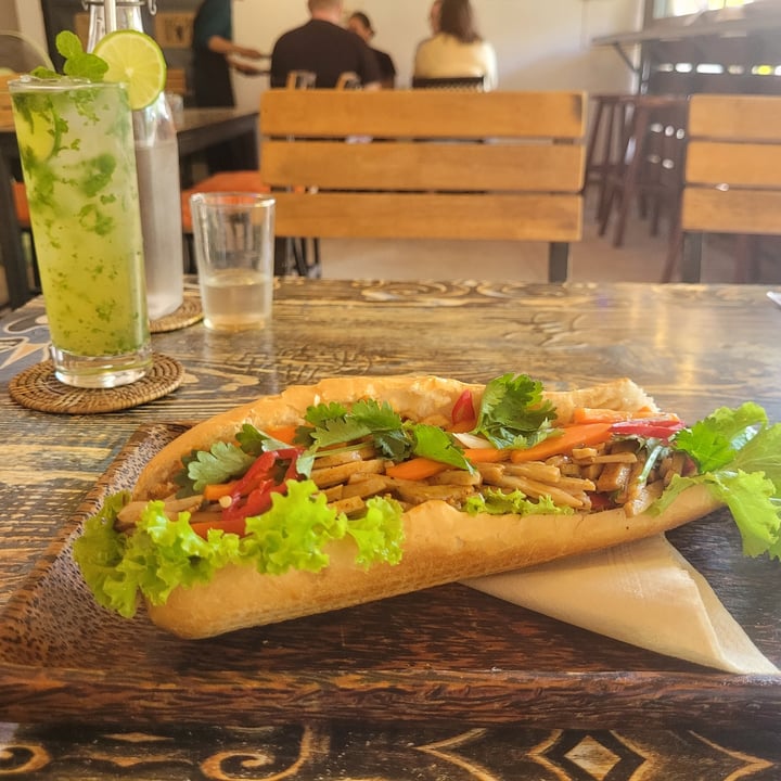 photo of ☕🥖 Wat Else Cafe 🥪🍹 Mushroom Banh Mi shared by @josephvg on  13 Dec 2022 - review