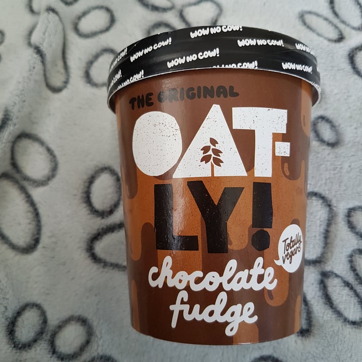photo of Oatly Chocolate Fudge shared by @suzanarmiler on  13 May 2022 - review