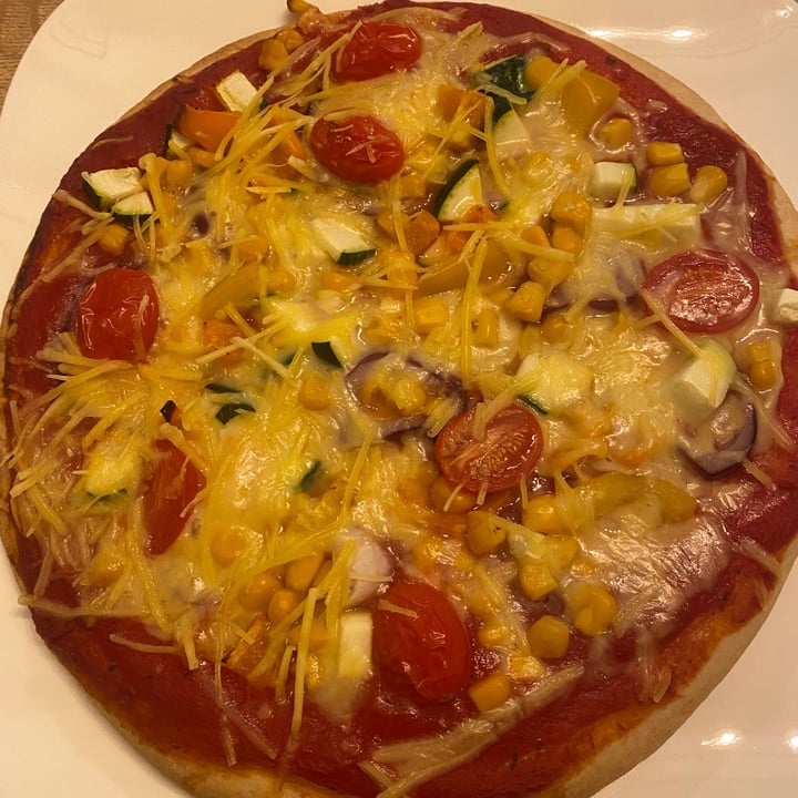 photo of Magioni cauliflower pizza shared by @holasoymylk on  09 Feb 2021 - review