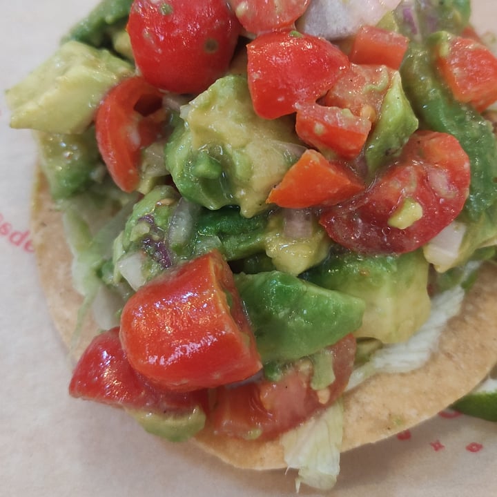 photo of El Boss del Taco Taco Tostado Veg shared by @angelamarialamacchia on  08 Dec 2022 - review