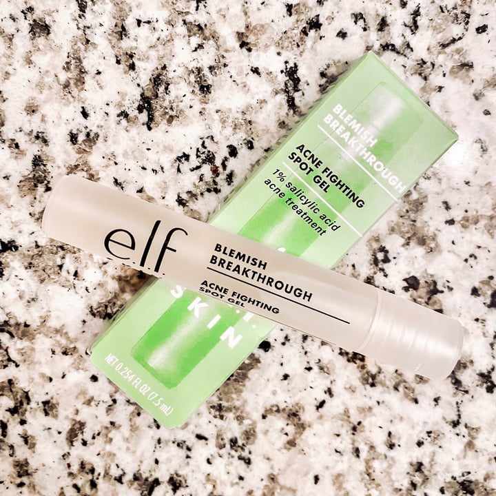 photo of e.l.f. Cosmetics Blemish Breakthough Acne Fighting Spot Gel shared by @elizabetheatsvegan on  20 Nov 2022 - review