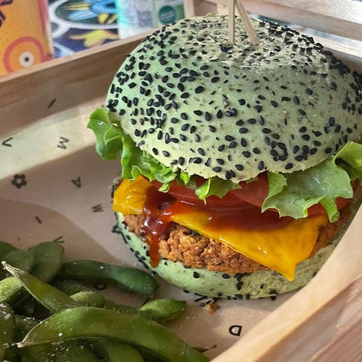 photo of Flower Burger Jungle Burger shared by @millabazzocchi on  23 Jun 2022 - review