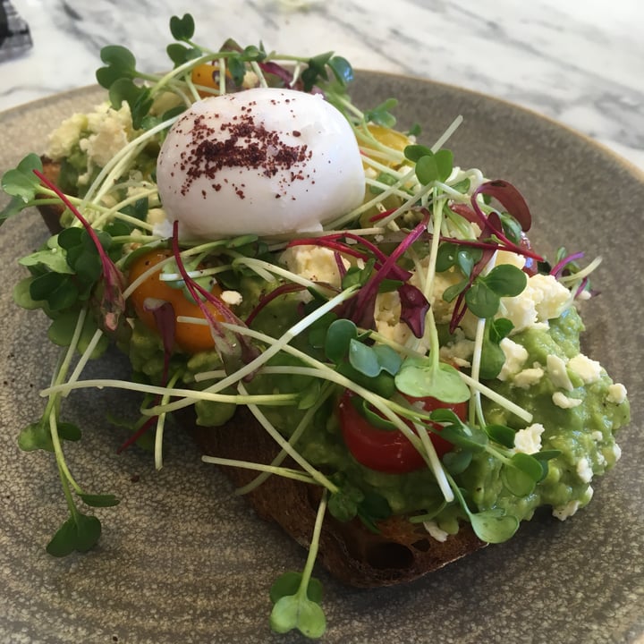 review photo of Vive La Tarte Avocado toast shared by @ltlai on 23 May 2018 - review