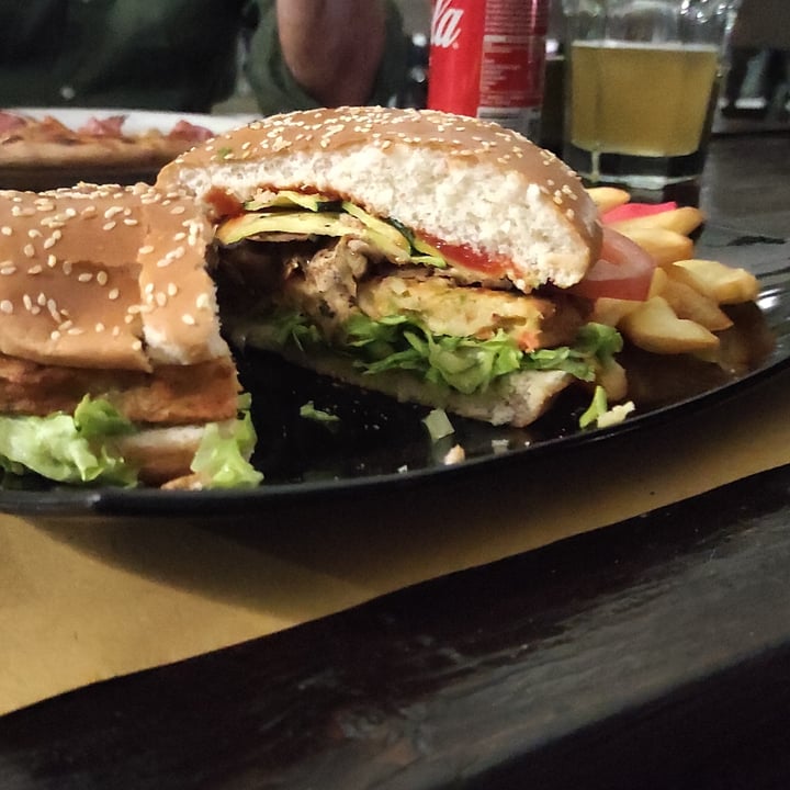 photo of Gaia lounge bar & restaurant Burger Vegetariano shared by @gabriele2002 on  04 Sep 2022 - review