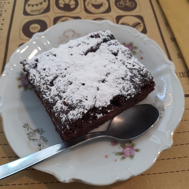 photo of Zucchero a Velò Brownie ai mirtilli shared by @giuliabarchiesi on  24 Apr 2022 - review