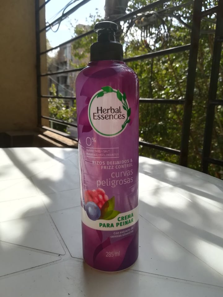 photo of Herbal Essences Crema Para Peinar shared by @avrosario on  05 Apr 2020 - review