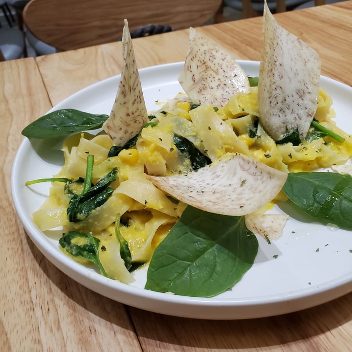 photo of Sofia 素菲亞素食餐廳 Corn Kernels Spinach Taro Chips Fettuccine (Veganized) shared by @moosewong on  20 Sep 2021 - review