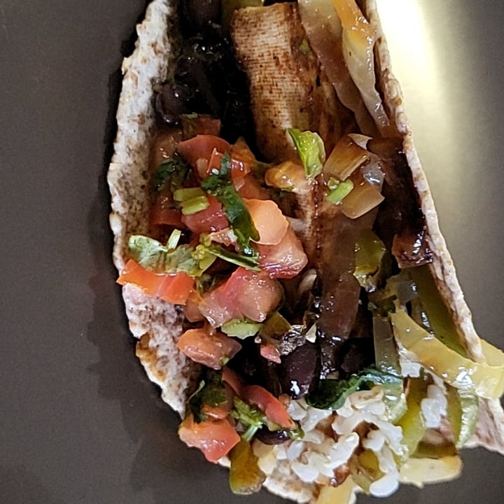 review photo of A Moveable Feast Houston-Health Food, Vitamins & Supplements Tofu Fajitas shared by @fatimahqa on 16 Apr 2022 - review