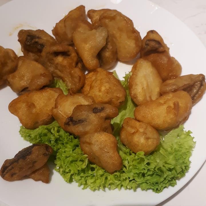 photo of Green on Earth Vegetarian Cafe King oyster mushroom shared by @epsilon-delta on  21 Dec 2020 - review