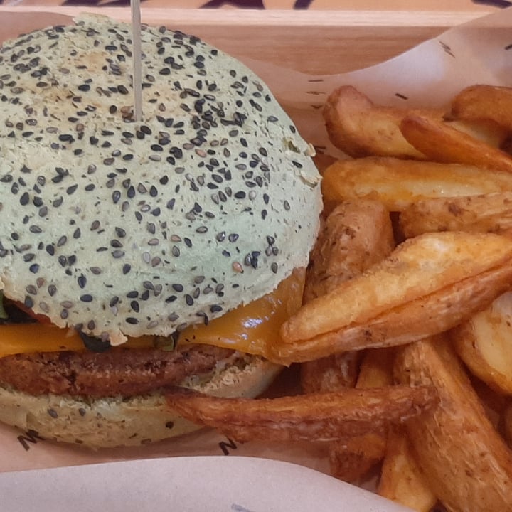 photo of Flower Burger Jungle BBQ shared by @gianniveg on  06 Sep 2022 - review