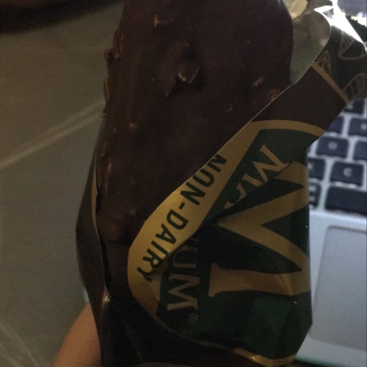 photo of Magnum Magnum Vegan Almond shared by @mar28 on  28 Jun 2020 - review