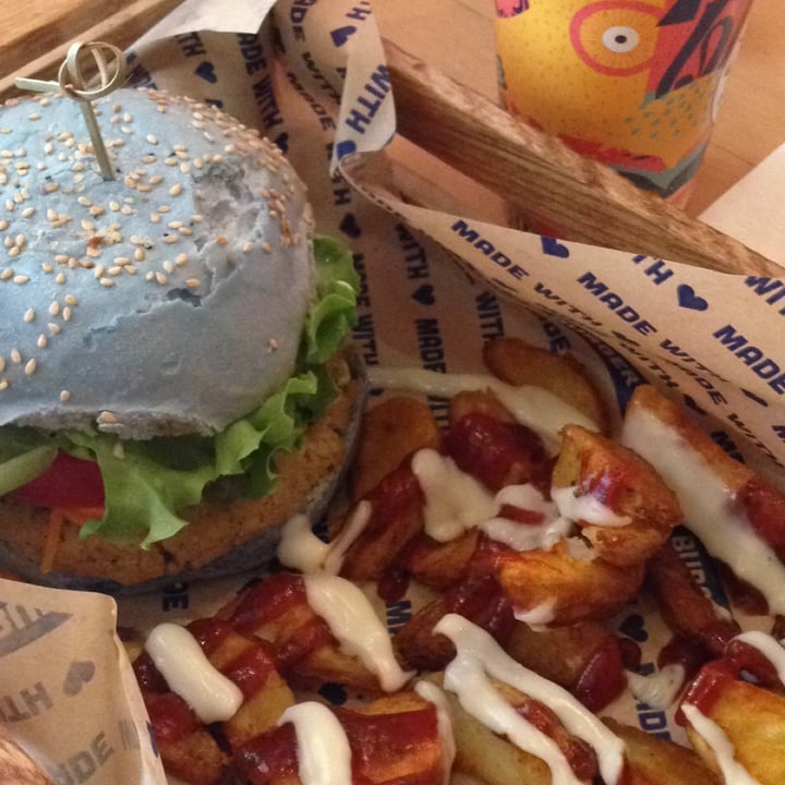 photo of Flower Burger Ocean Burger shared by @gioia on  08 May 2021 - review