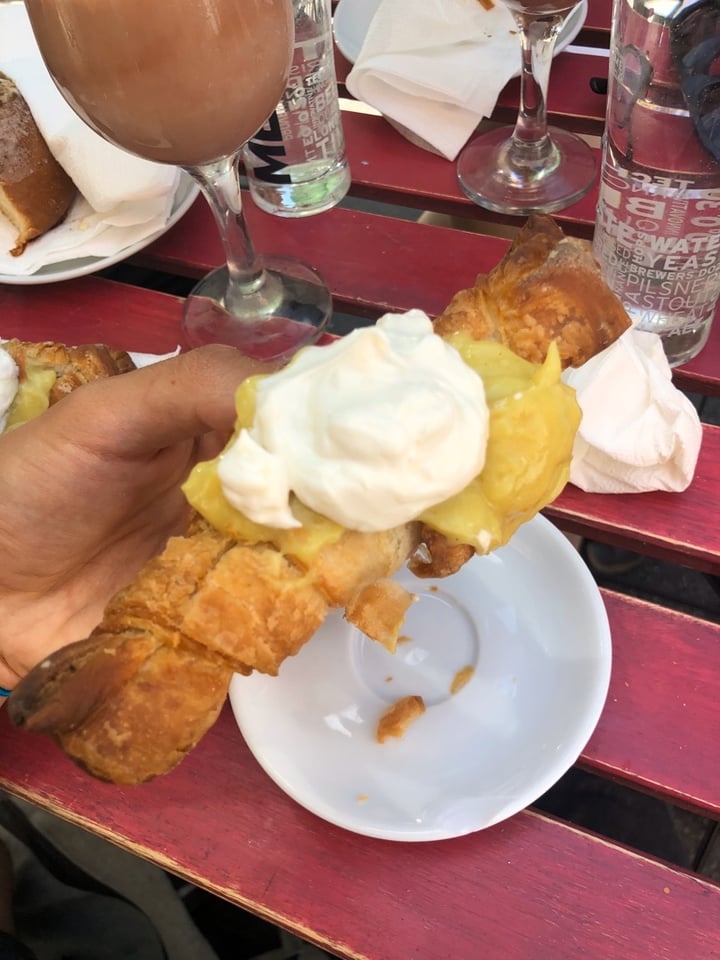 photo of Breaking Bread Bombolone Alla Crema shared by @ambra95 on  19 Feb 2020 - review