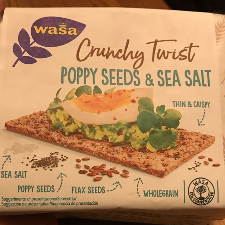 review photo of Wasa crunchy twist poppy seads and sea salt shared by @alemorgana on 26 Aug 2022 - review