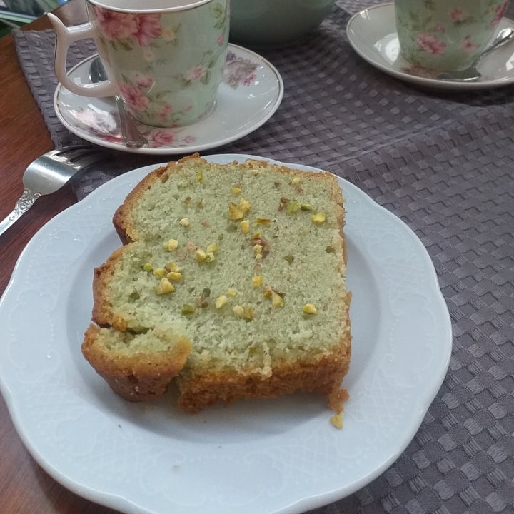 photo of Un Piano dans la theière Cake Pistache et Rose shared by @amelierobino on  01 Nov 2021 - review