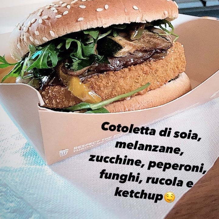 review photo of Yayo's food paninoteca Veg Burger shared by @larykiz on 27 Nov 2021 - review